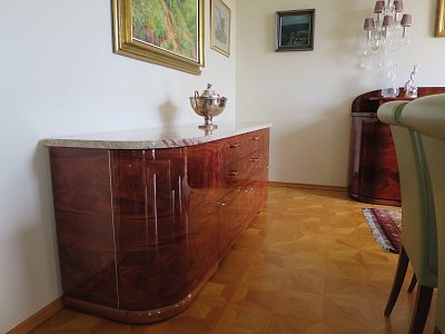 Jídelna -buffet,Mahagon Khaya,vysoký lesk